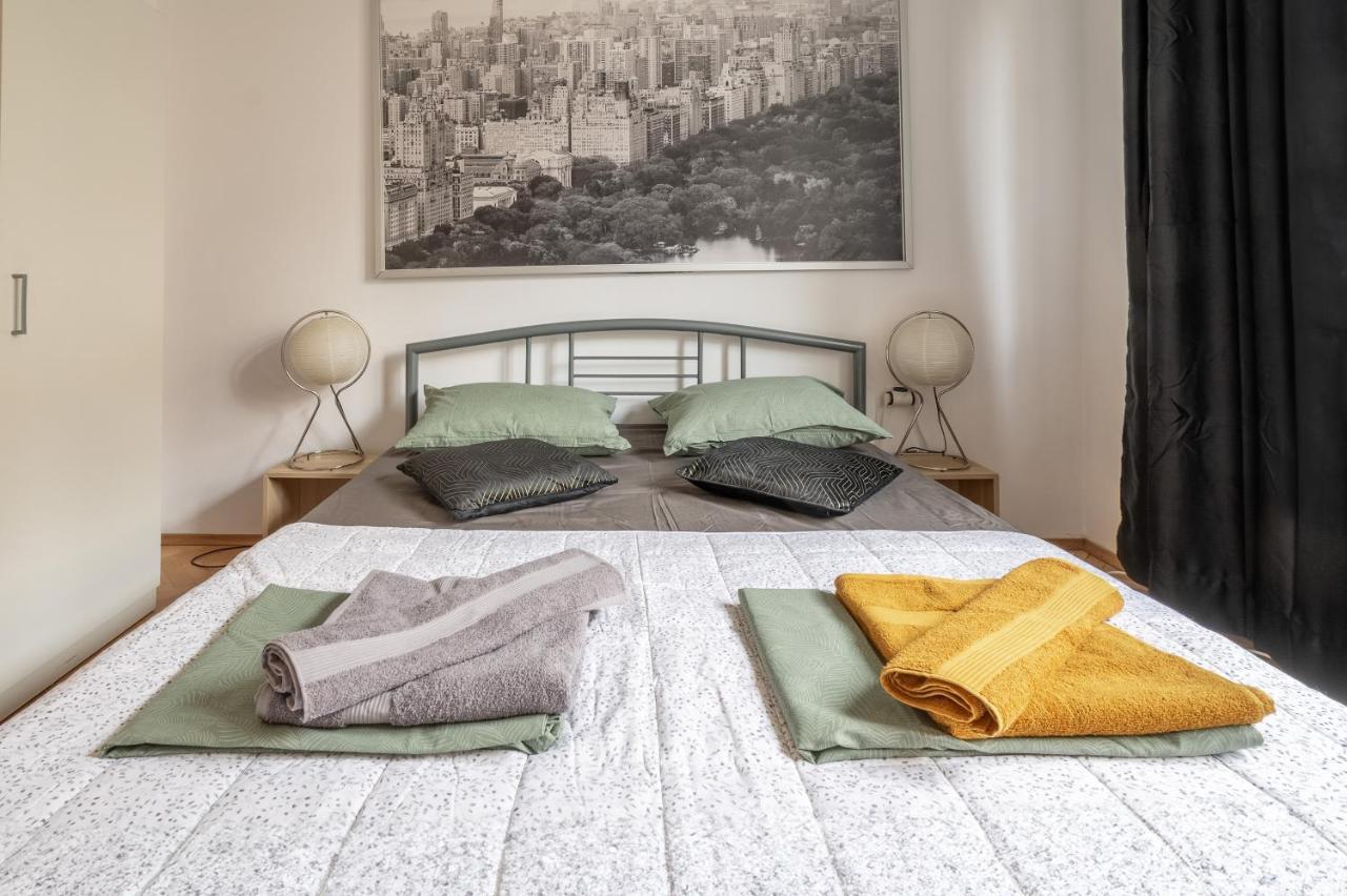 Vivid Condo By Ndk And Vitosha Blvd With Free Secured Parking And Ac Sofía Exterior foto