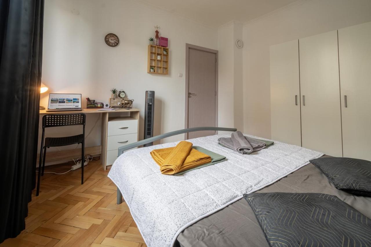 Vivid Condo By Ndk And Vitosha Blvd With Free Secured Parking And Ac Sofía Exterior foto