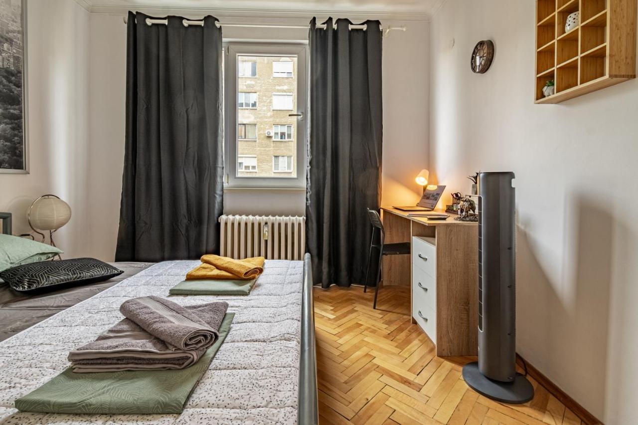 Vivid Condo By Ndk And Vitosha Blvd With Free Secured Parking And Ac Sofía Exterior foto